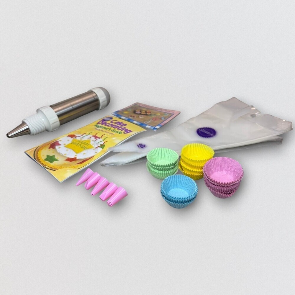 Cake Decorating Kit Icing Decorator Pastry Bags Tips Cupcake Liners Guide Book - Picture 2 of 2